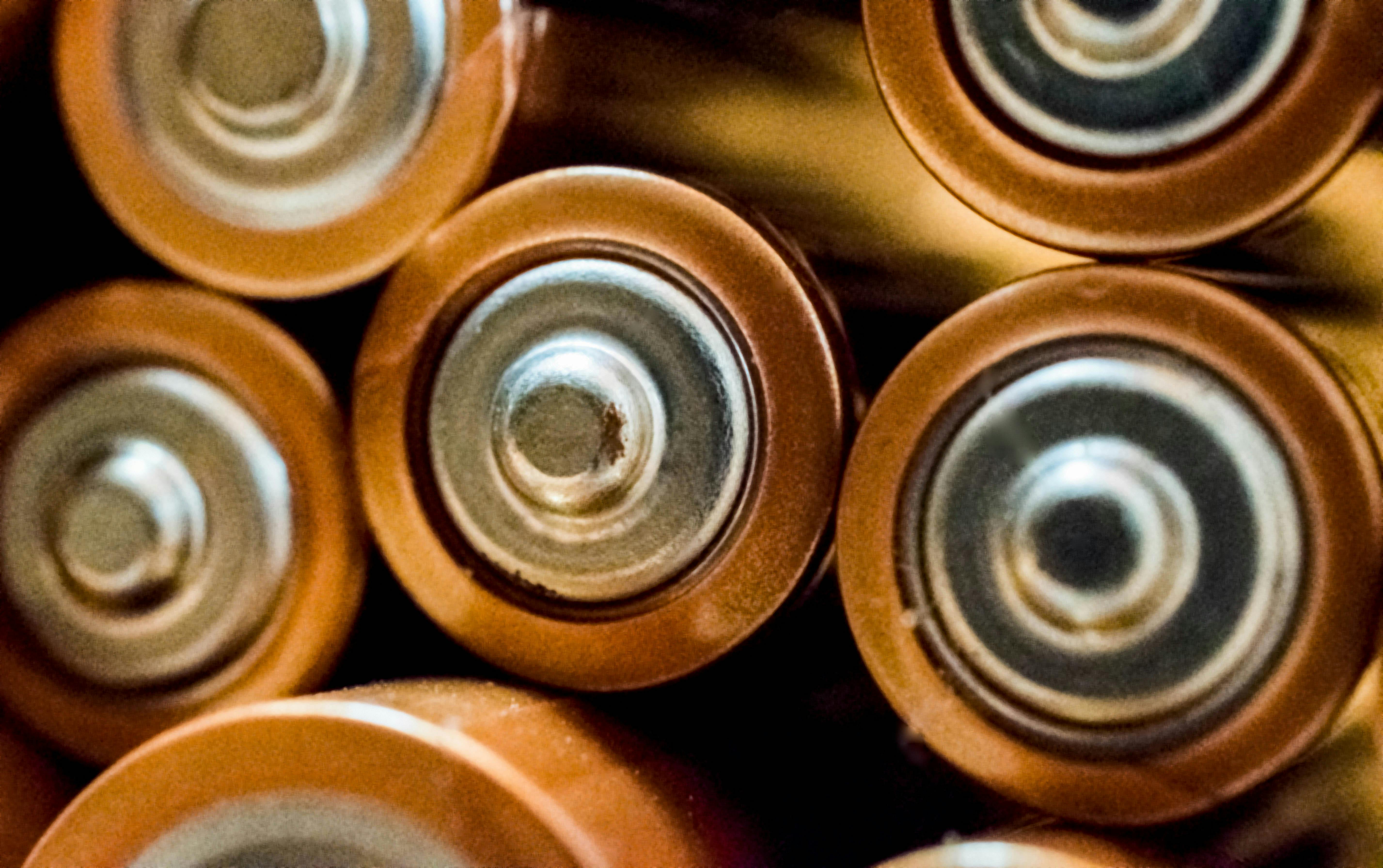 Batterie e pile di diverse tipologie